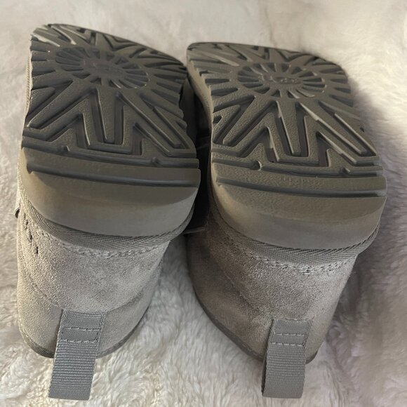 UGG S/N1111730 Neumel 11 Graphic Women's Gray Boots Size: 7 - Picture 14 of 16